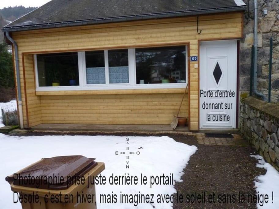 Maison Lumineuse Et Spacieuse Avec Terrain La Bourboule Exterior photo